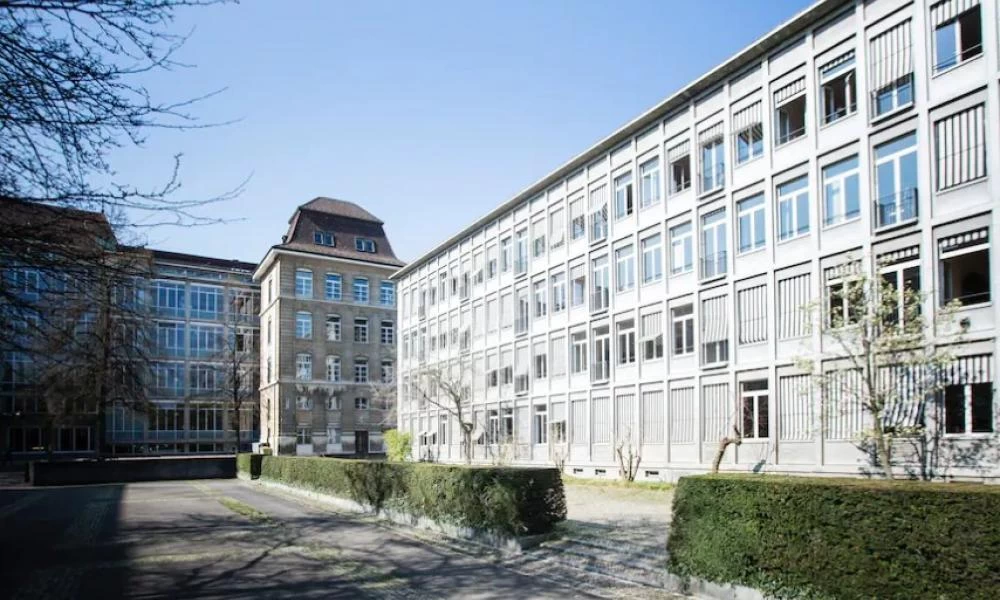 Ελβετία: Μαθητές παραποίησαν αποτελέσματα τεστ COVID-19